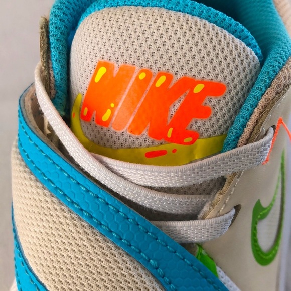 Nike hustle D 11 kids basketball sneakers Sz US 5 Y - Picture 3 of 12